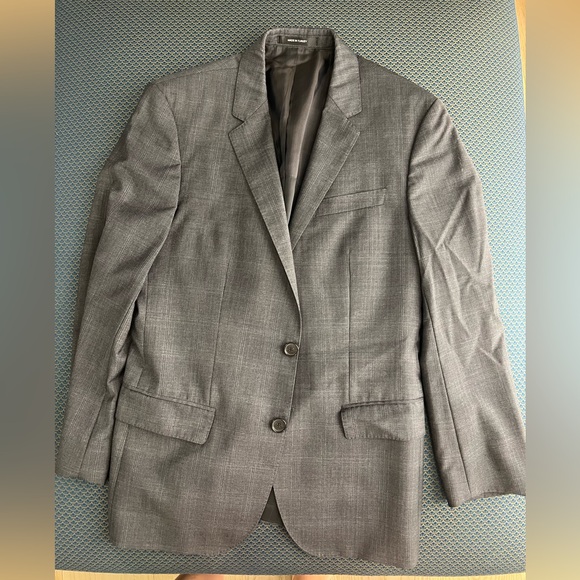 HUGO BOSS Men's Gray Plaid Suit Jacket Blazer (38S)